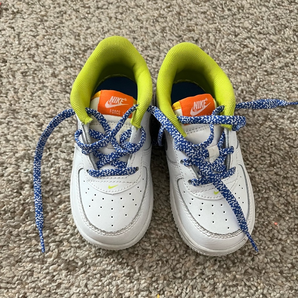 Af1 - Picture 3 of 3